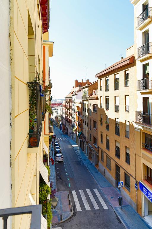 Urban Vida La Latina Apartment Madrid Exterior photo